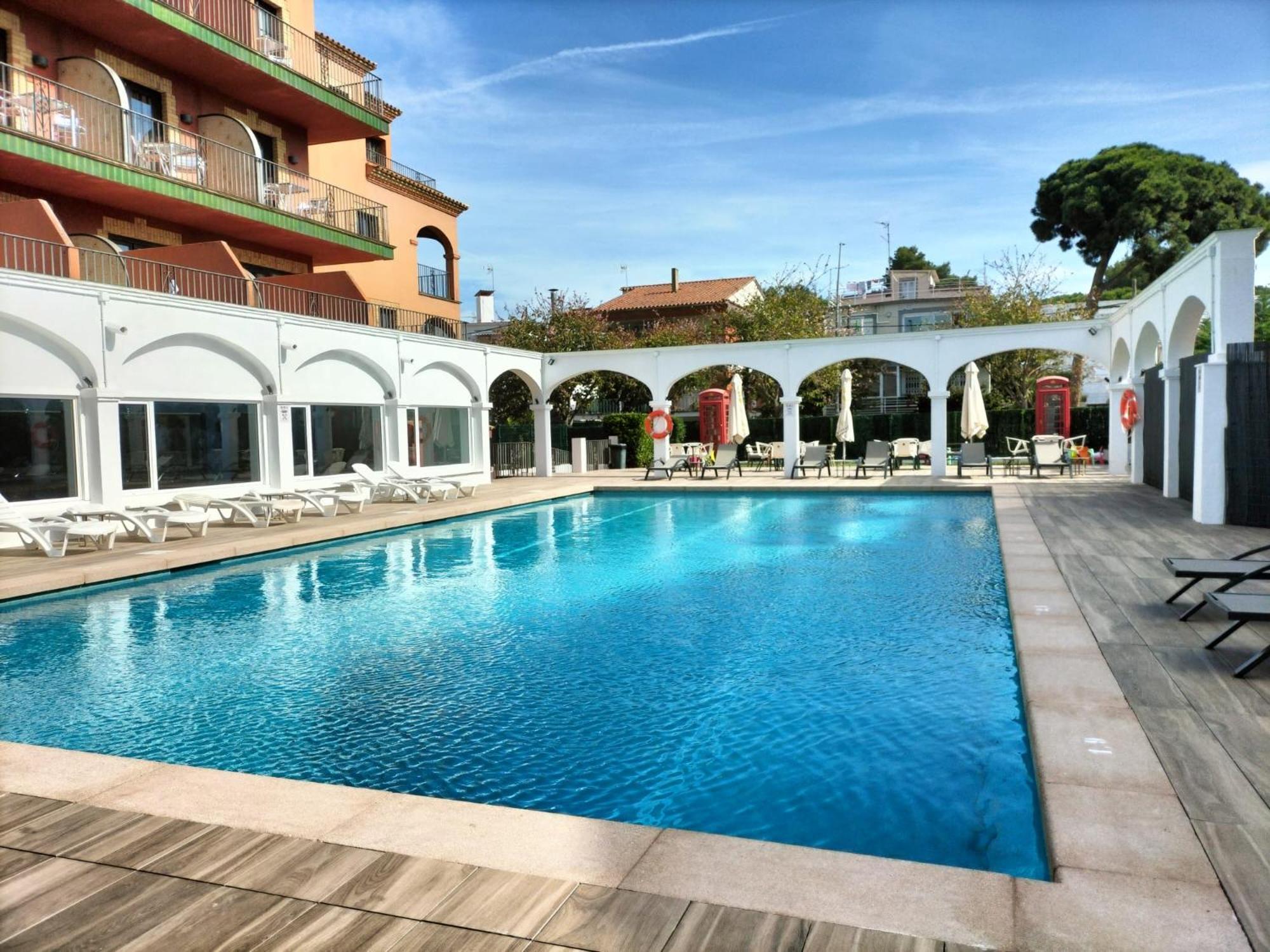 Hotel Canal Olimpic Castelldefels Exterior photo