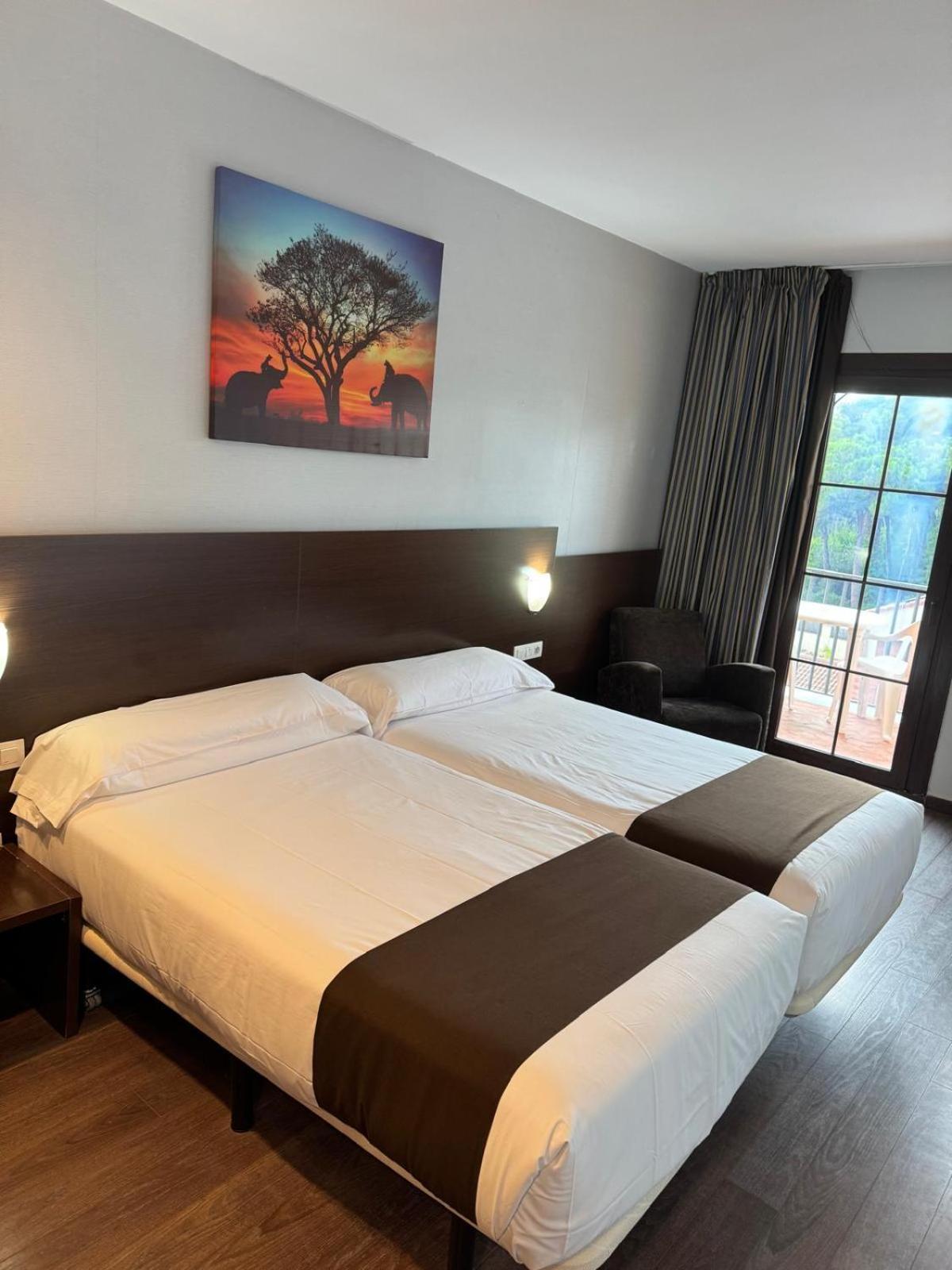 Hotel Canal Olimpic Castelldefels Exterior photo