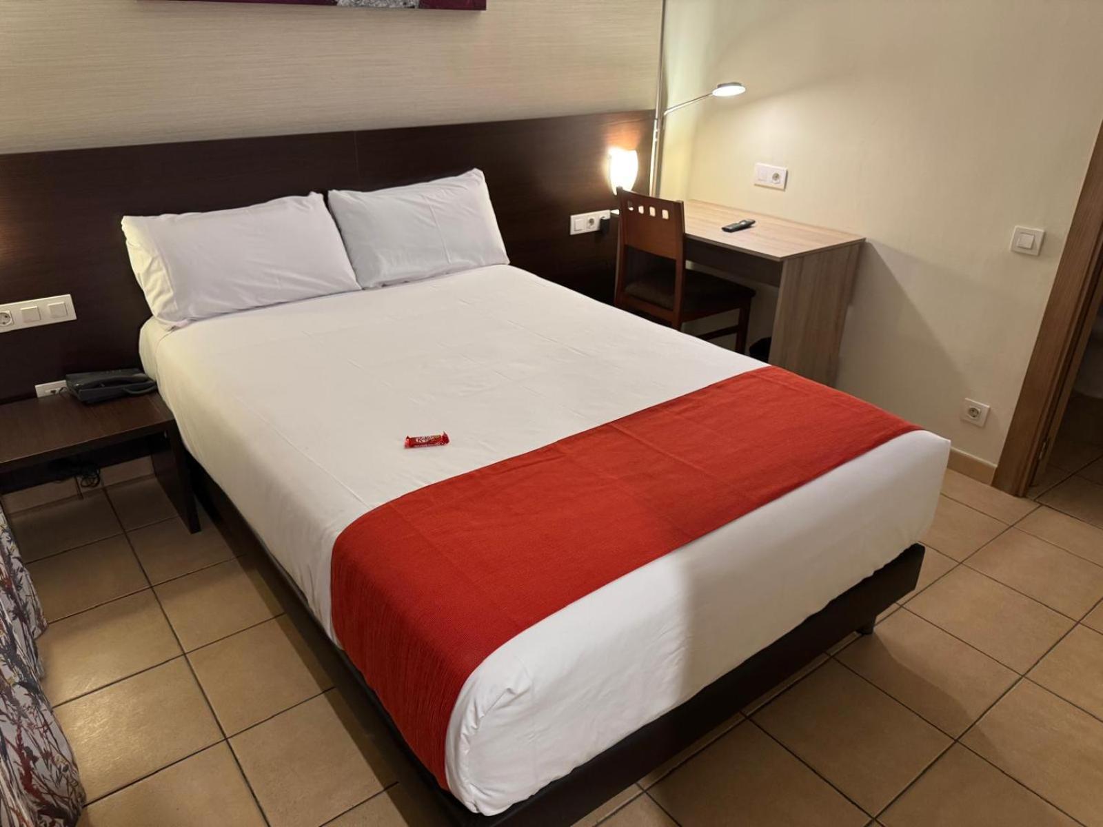 Hotel Canal Olimpic Castelldefels Exterior photo
